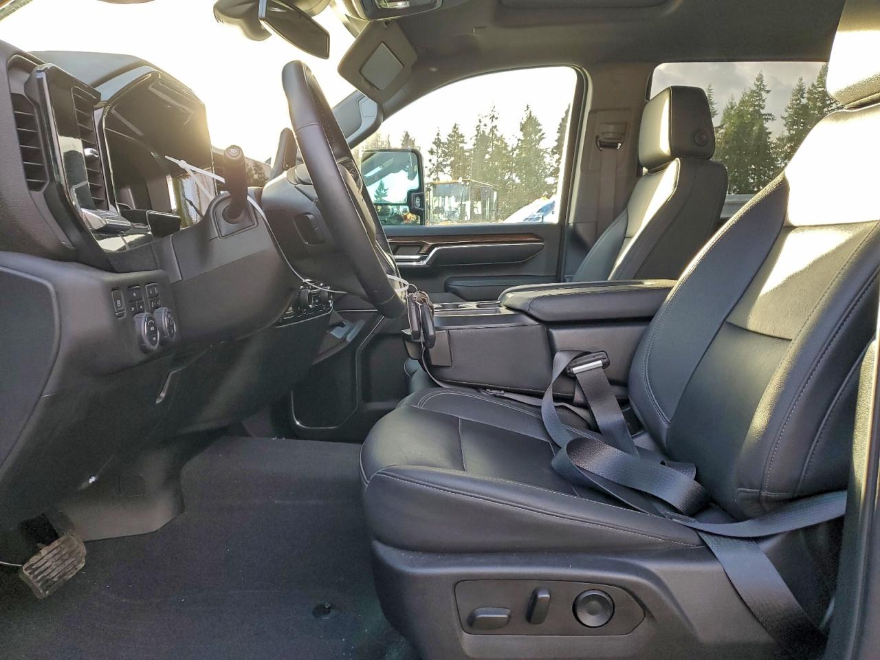 2024 CHEVROLET SILVERADO K3500 LT photo 7