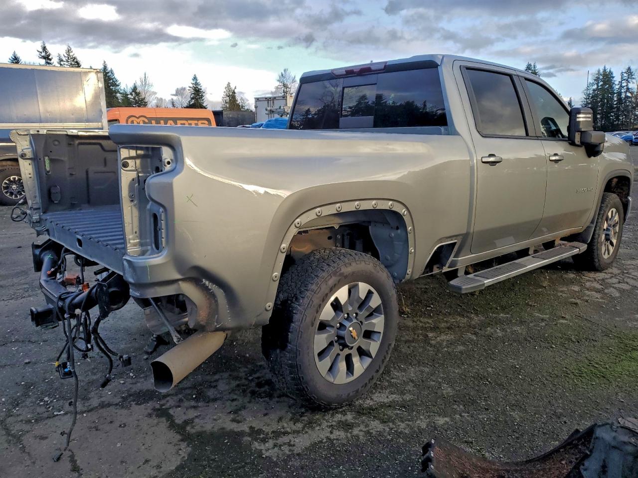 2024 CHEVROLET SILVERADO K3500 LT photo 3