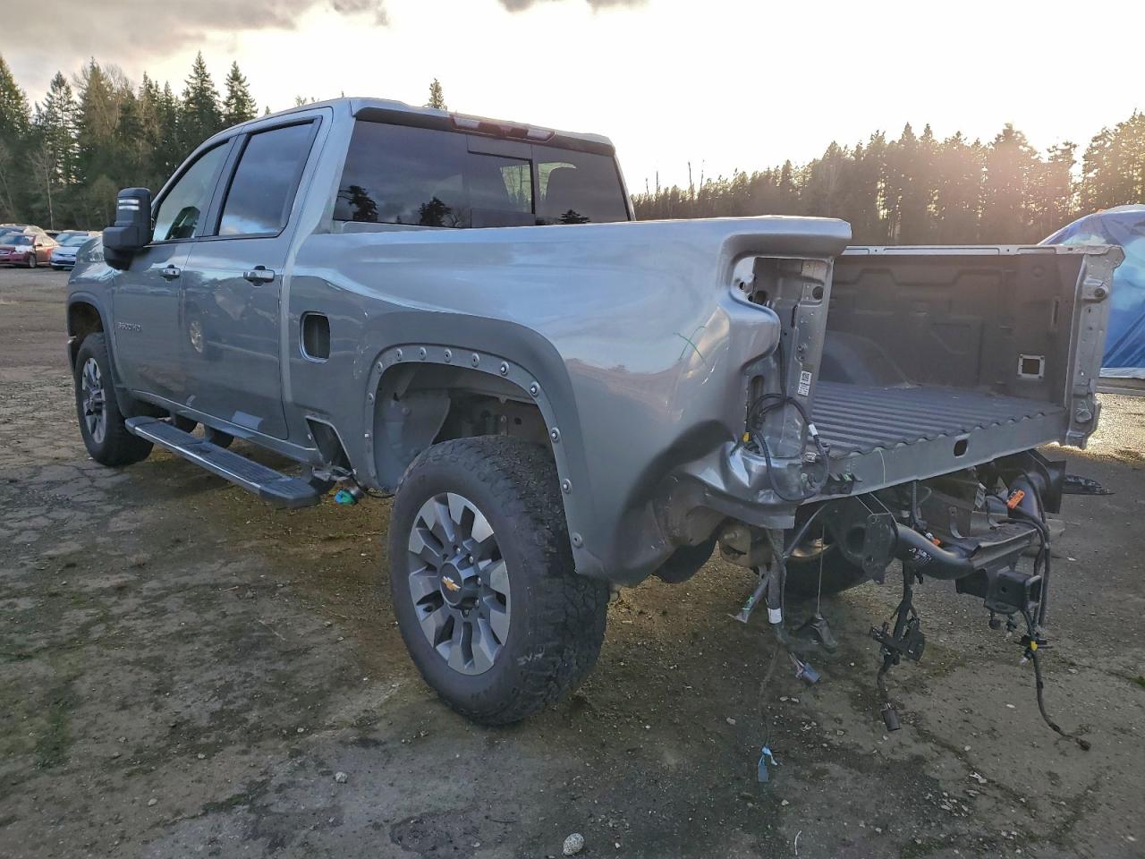 2024 CHEVROLET SILVERADO K3500 LT photo 2