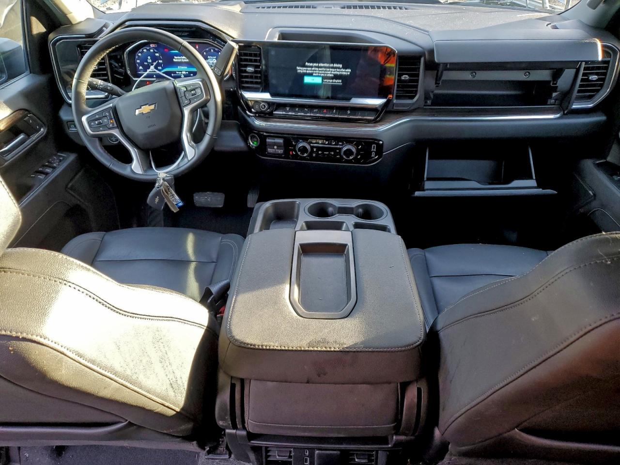 2024 CHEVROLET SILVERADO K3500 LT photo 8