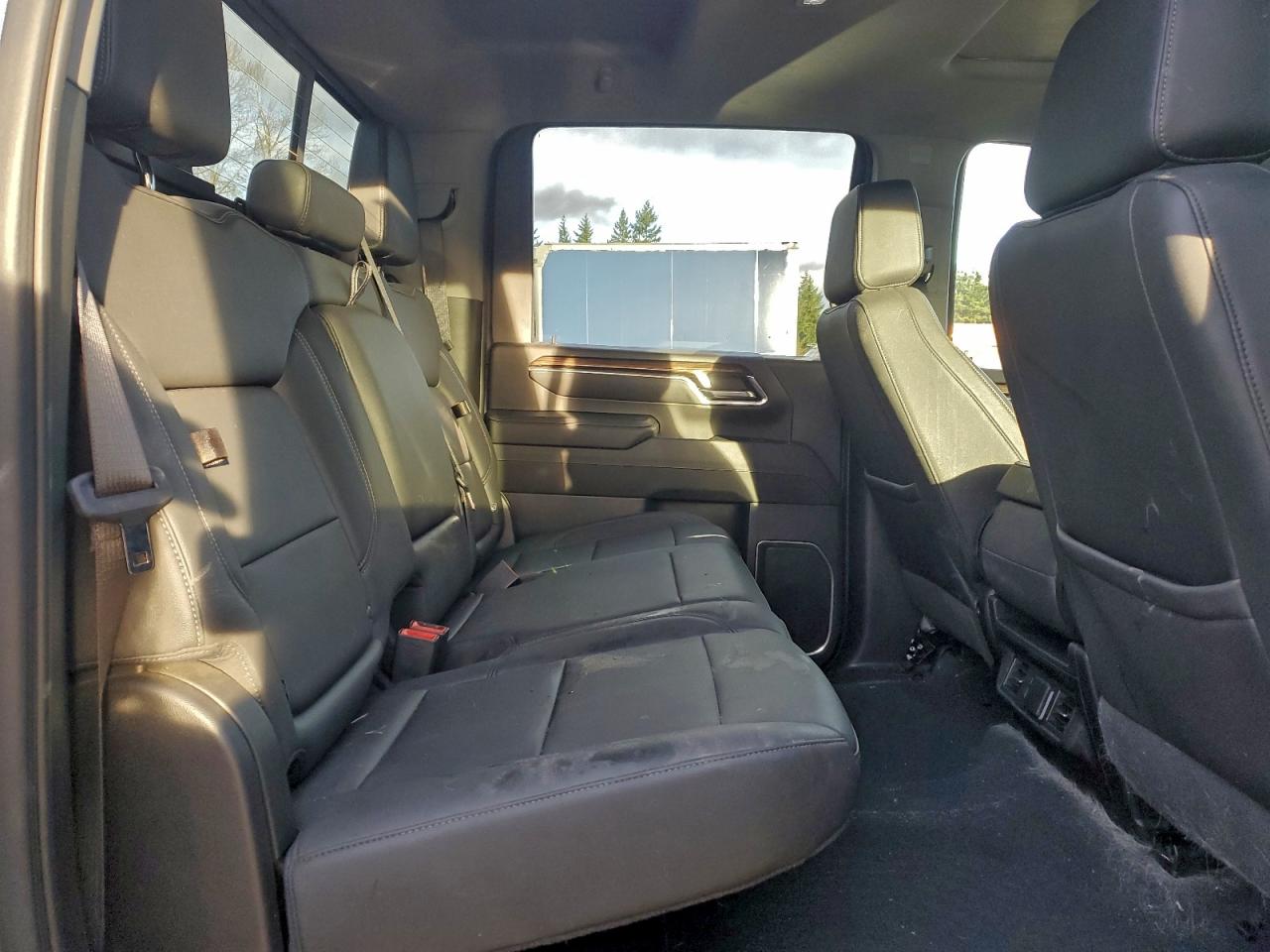 2024 CHEVROLET SILVERADO K3500 LT photo 10