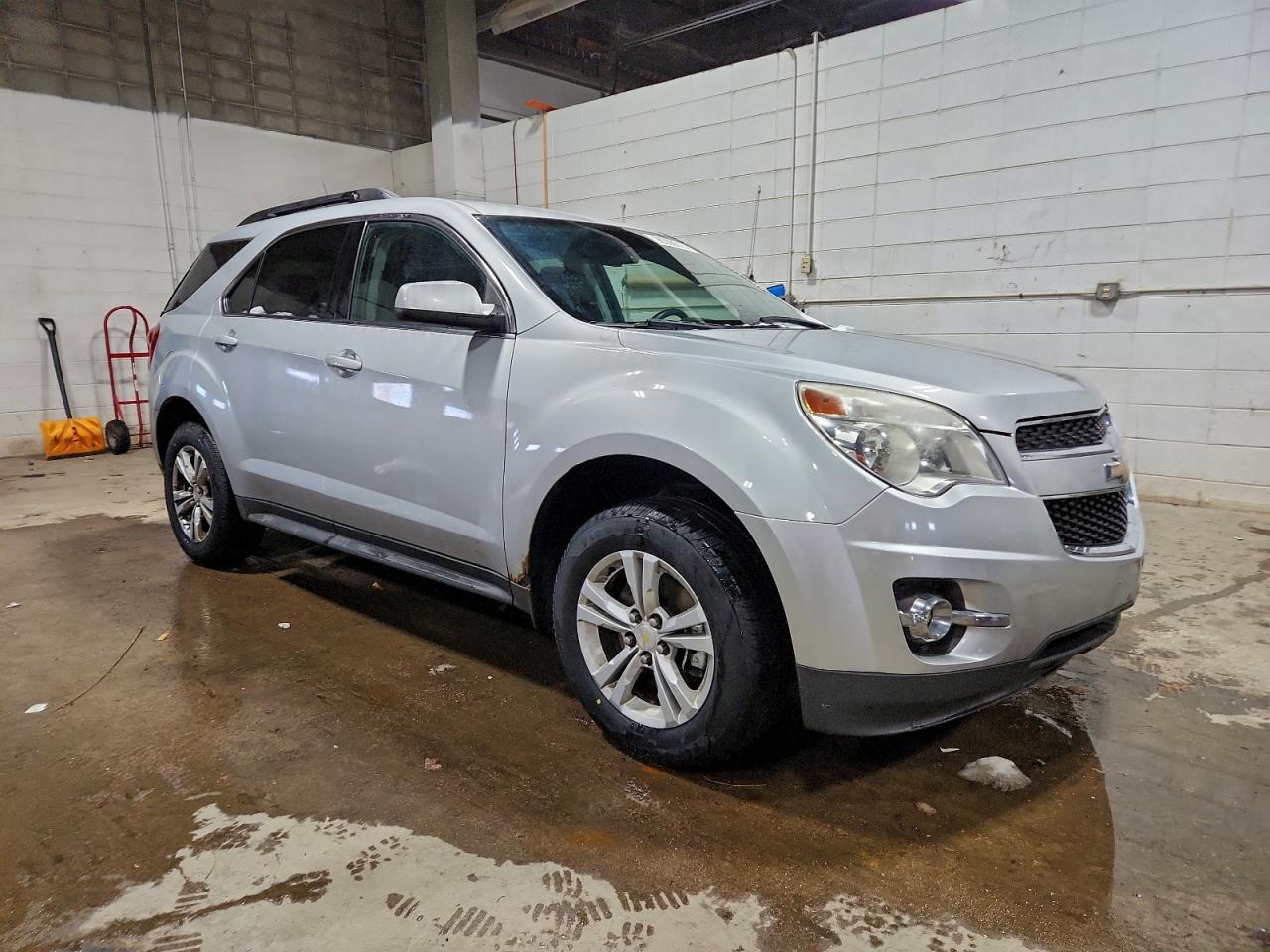2013 CHEVROLET EQUINOX LT photo 4