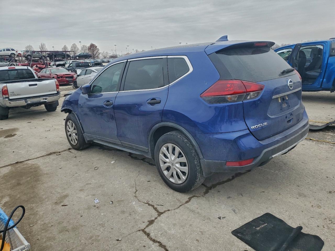 2020 NISSAN ROGUE S photo 4