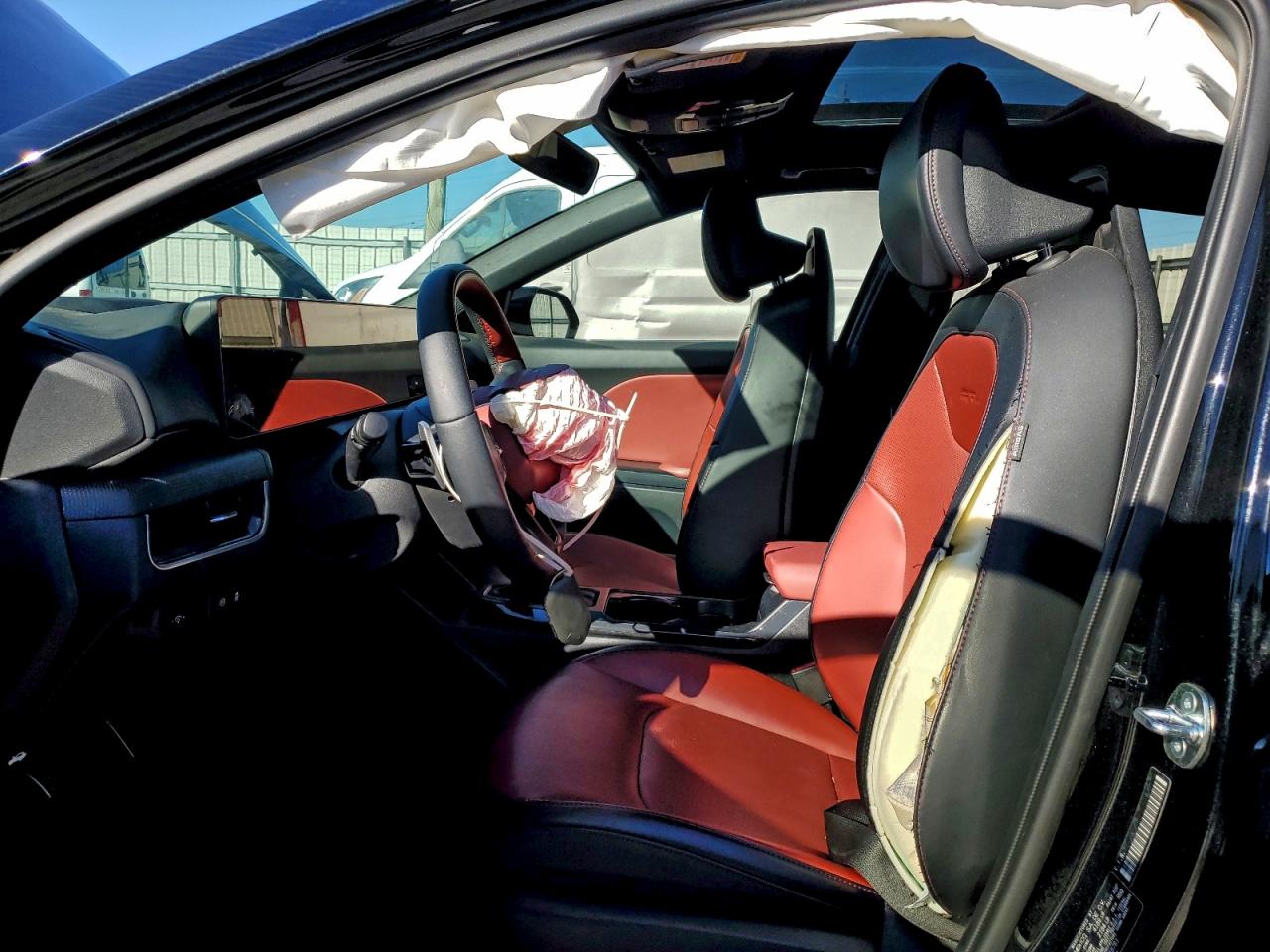 2025 KIA K4 GT-LINE TURBO photo 13