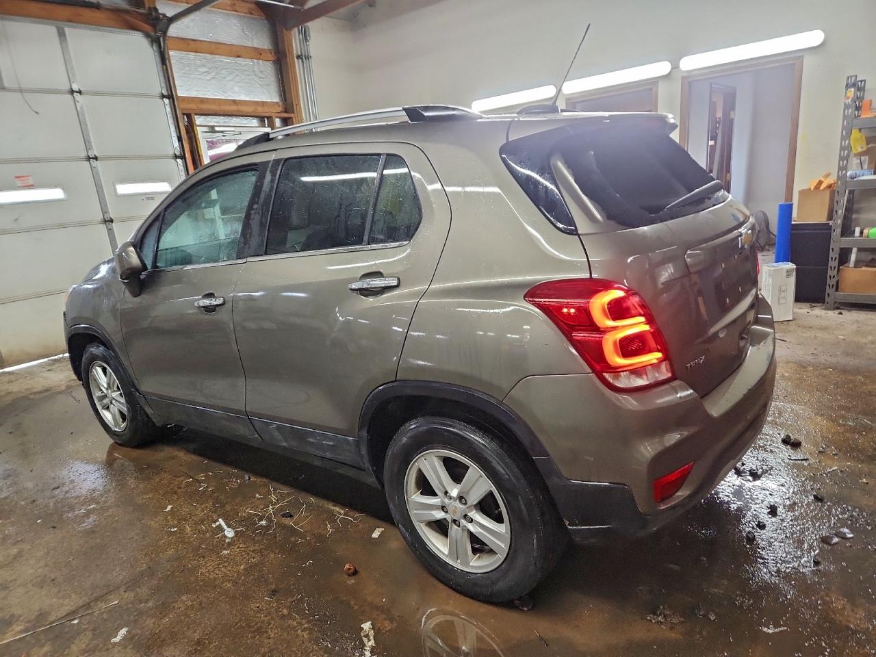 2020 CHEVROLET TRAX 1LT photo 2