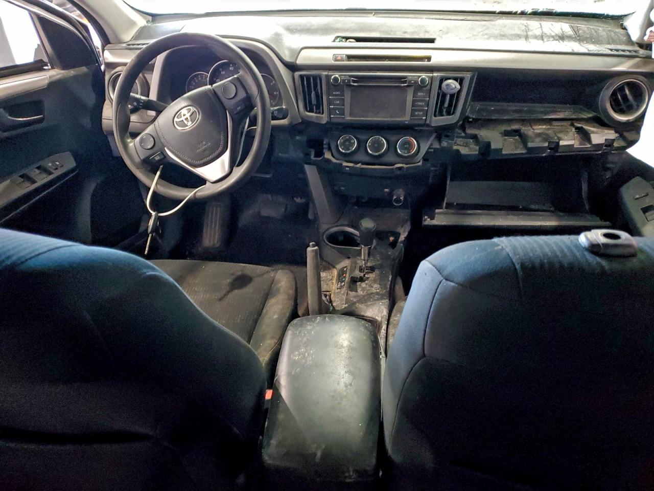 2016 TOYOTA RAV4 LE photo 8