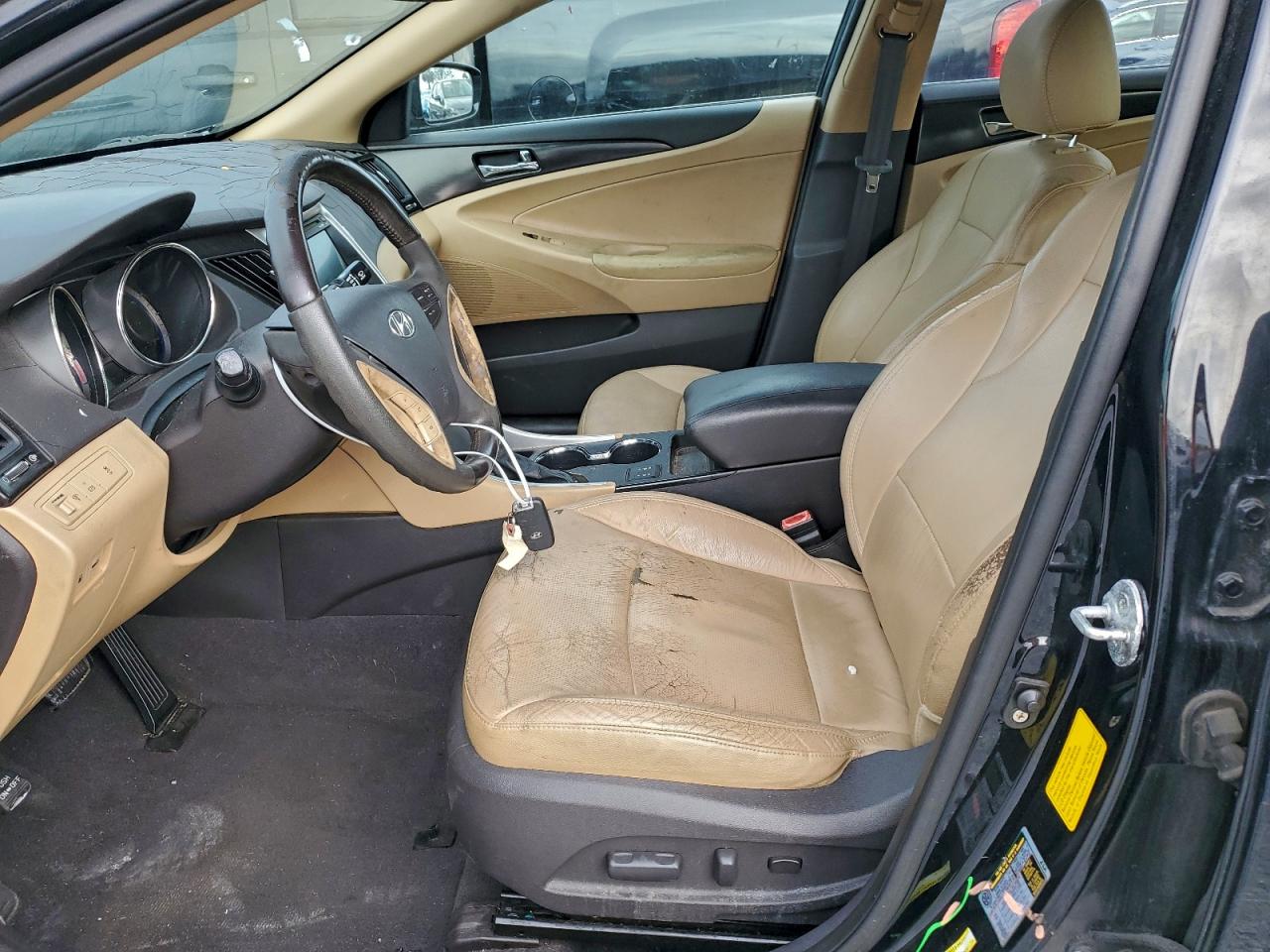 2011 HYUNDAI SONATA SE photo 7