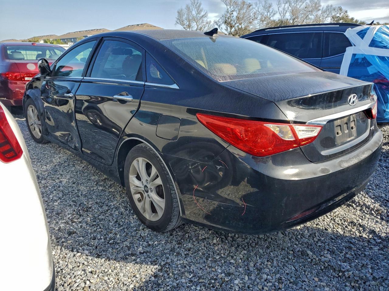 2011 HYUNDAI SONATA SE photo 2