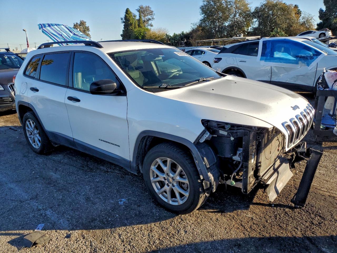 2017 JEEP CHEROKEE SPORT photo 4