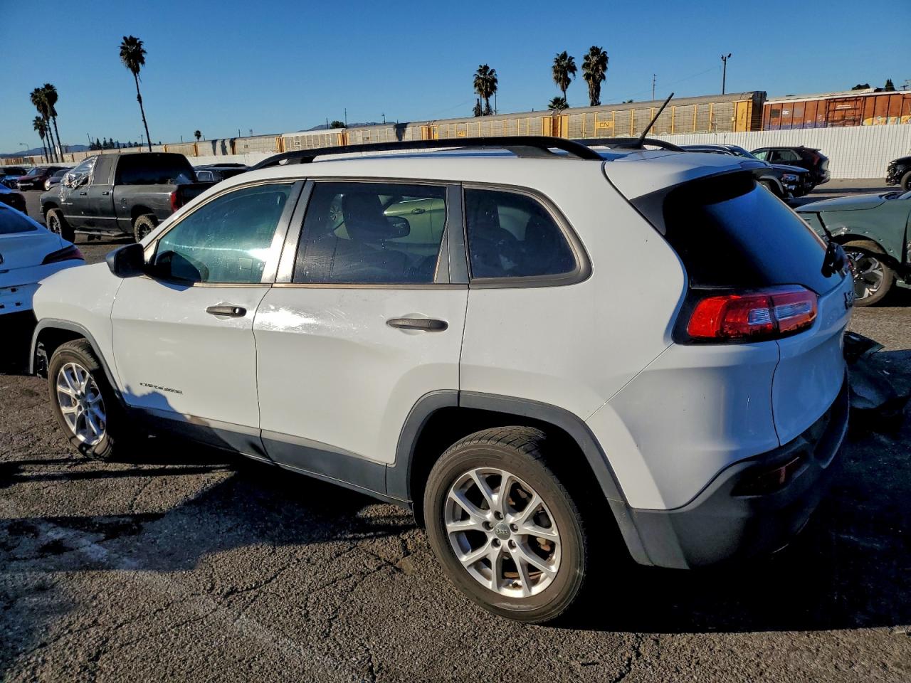 2017 JEEP CHEROKEE SPORT photo 2