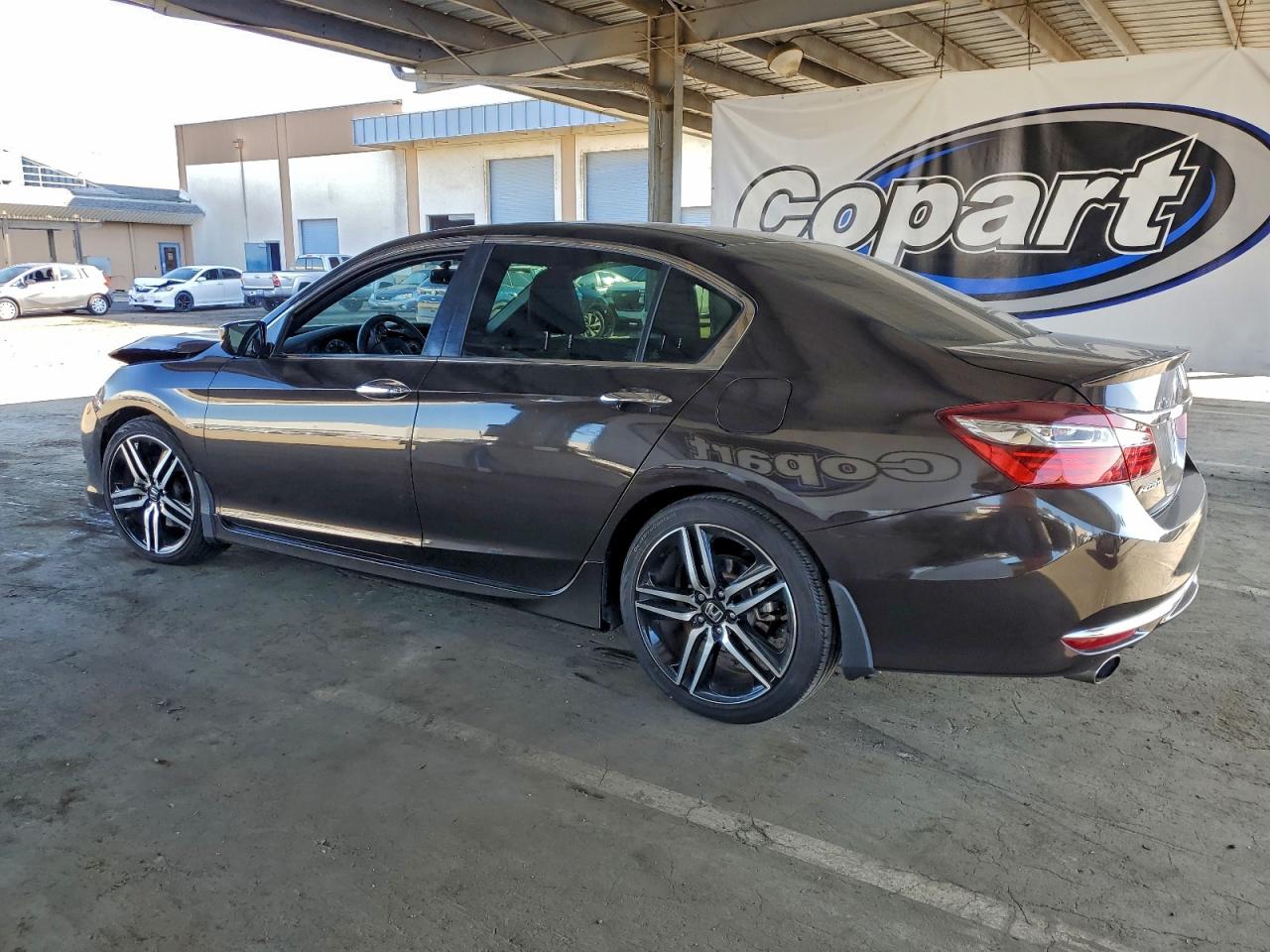 2017 HONDA ACCORD SPORT photo 2
