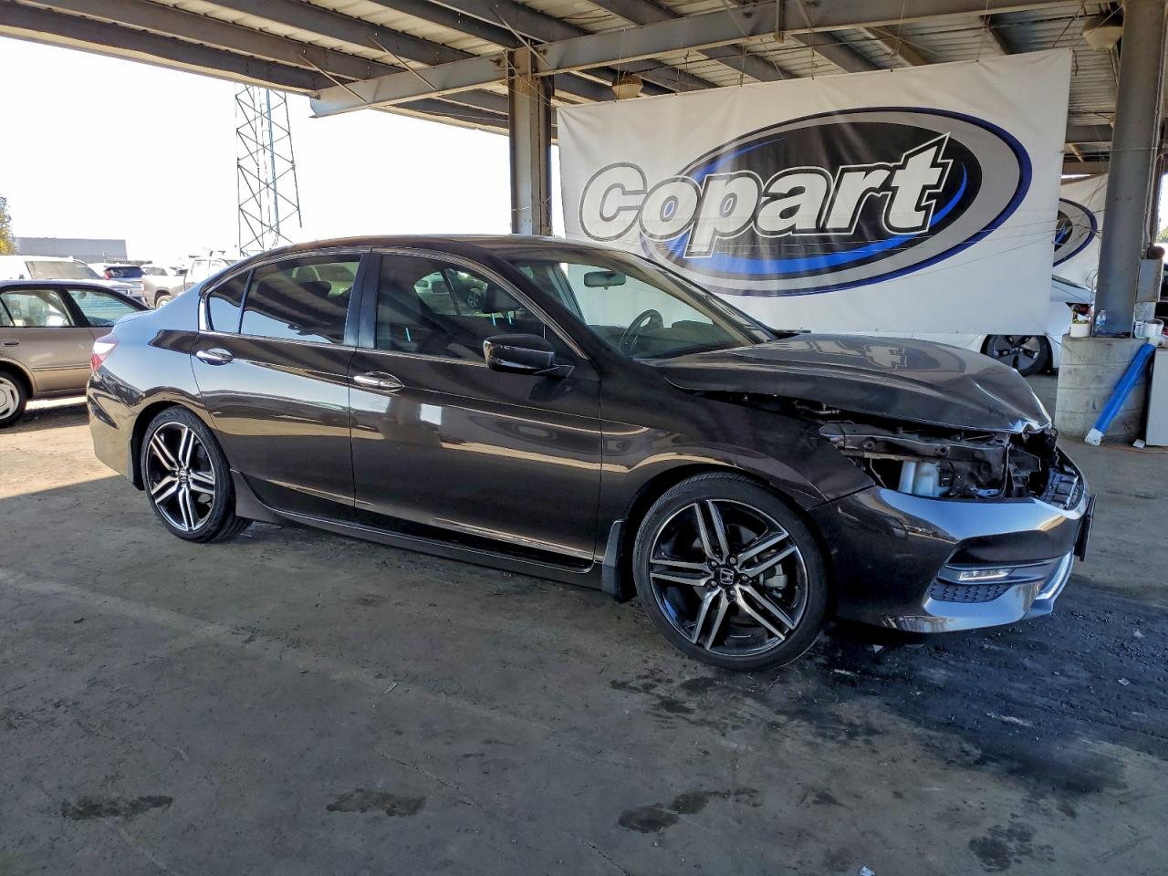 2017 HONDA ACCORD SPORT photo 4