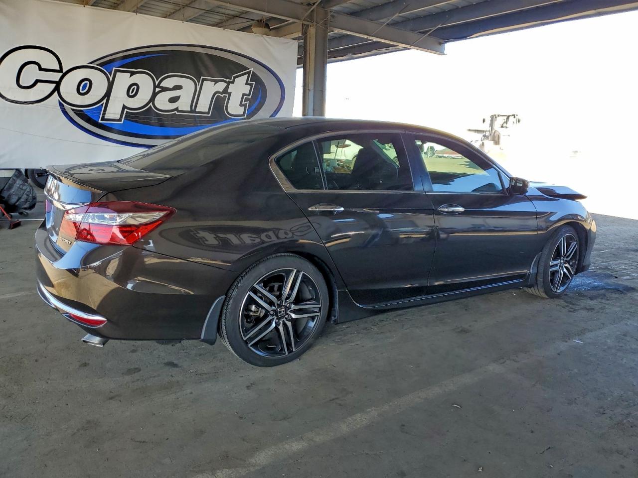 2017 HONDA ACCORD SPORT photo 3