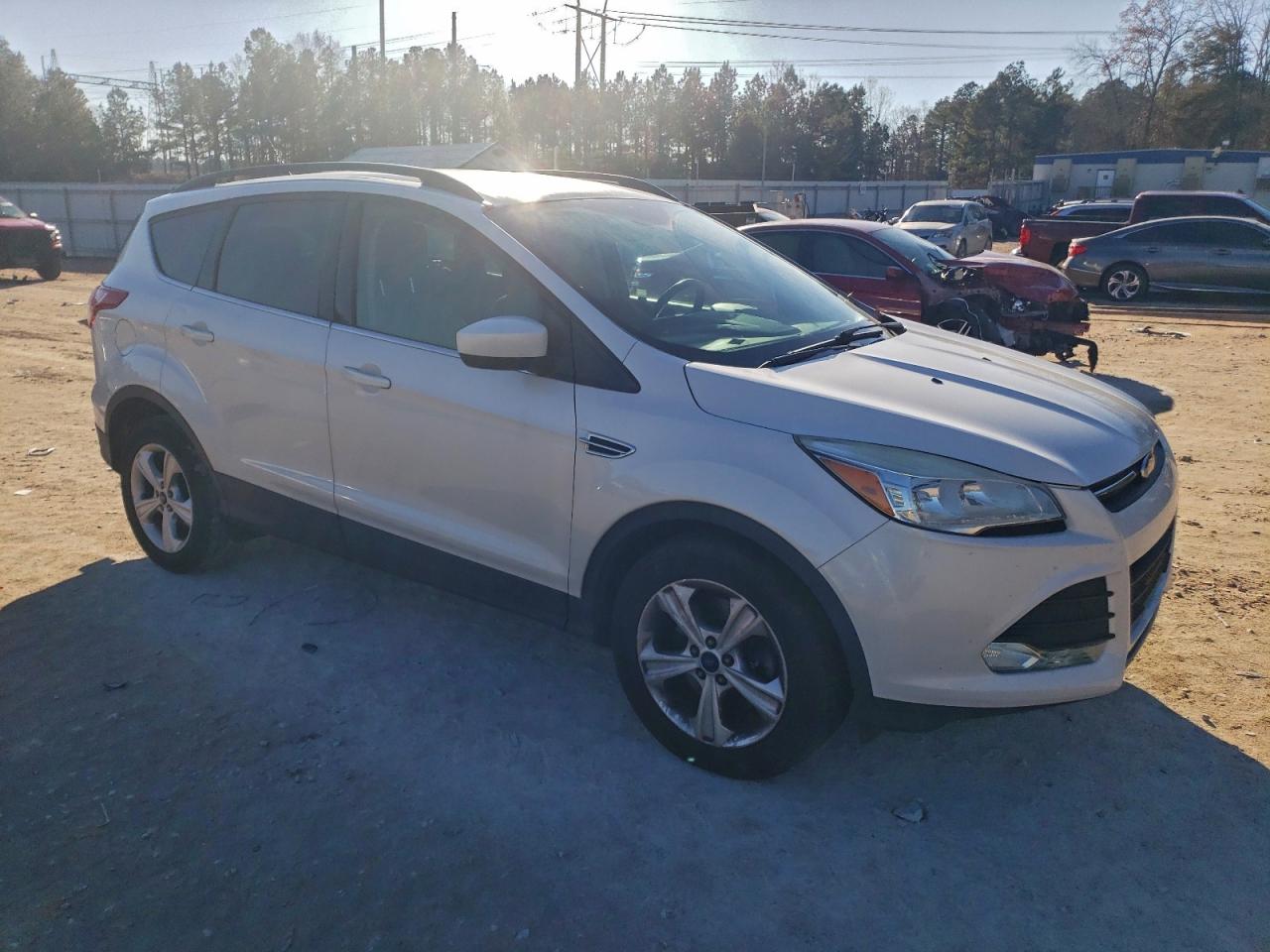 2015 FORD ESCAPE SE photo 4