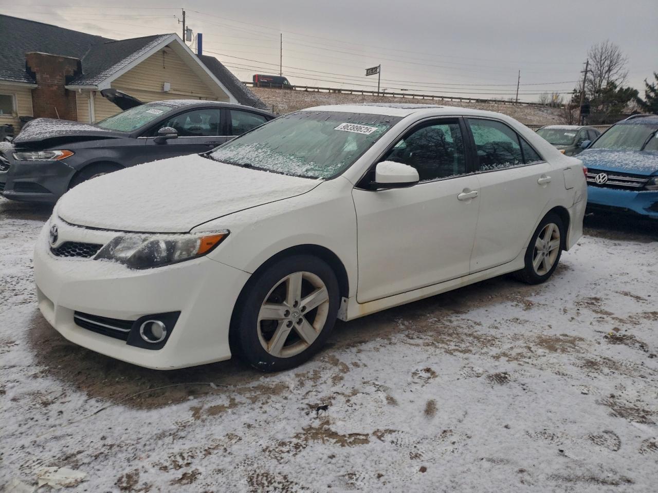 2014 TOYOTA CAMRY