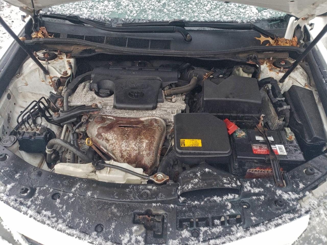 2014 TOYOTA CAMRY L photo 11