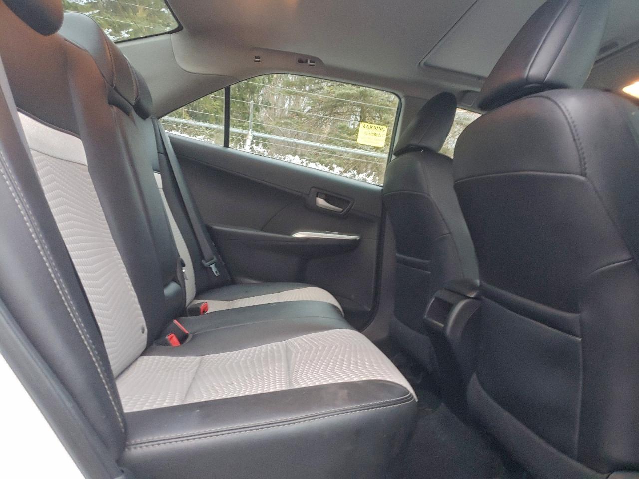 2014 TOYOTA CAMRY L photo 10