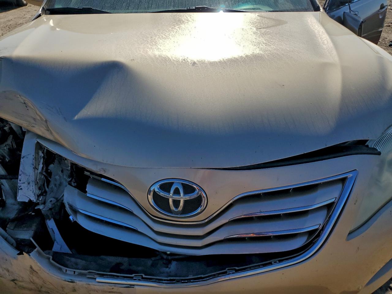 2011 TOYOTA CAMRY SE photo 11