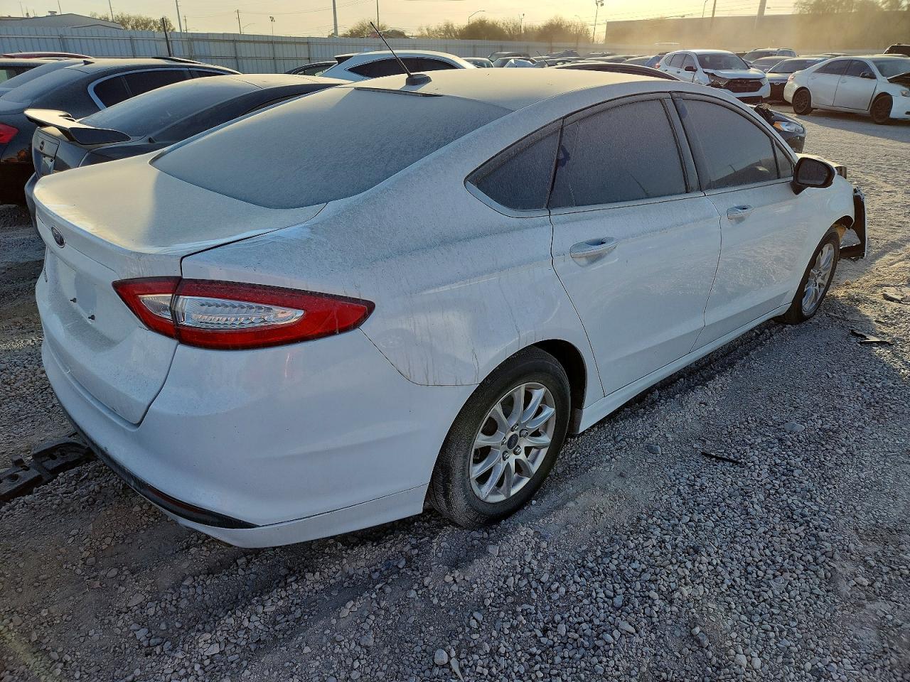2016 FORD FUSION S photo 3