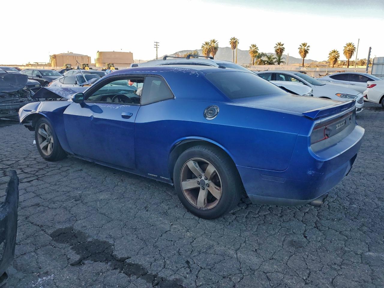 2012 DODGE CHALLENGER SXT photo 2