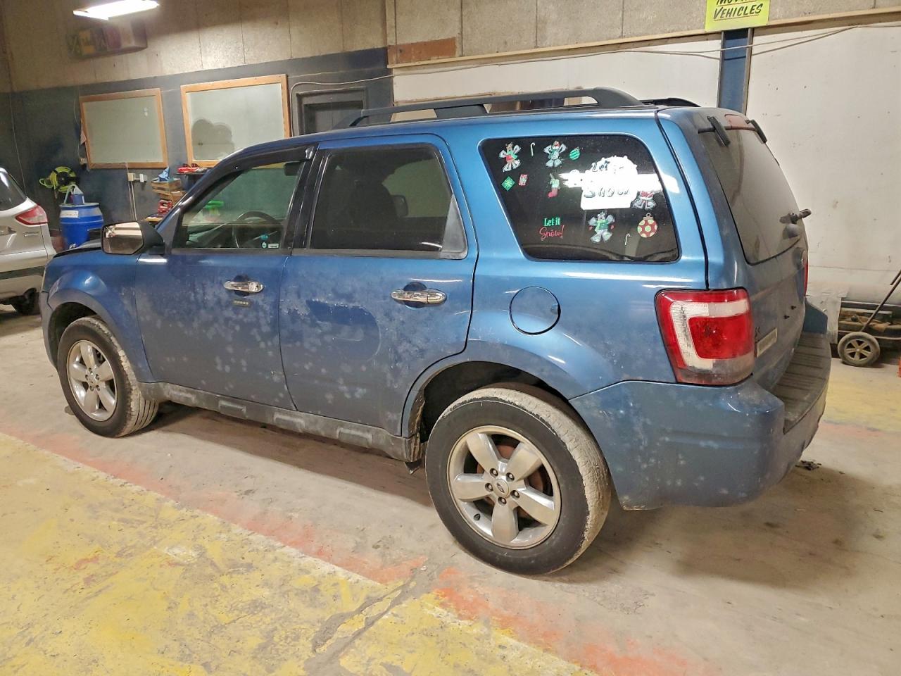2010 FORD ESCAPE XLT photo 3