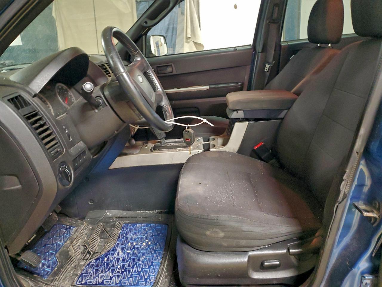 2010 FORD ESCAPE XLT photo 13