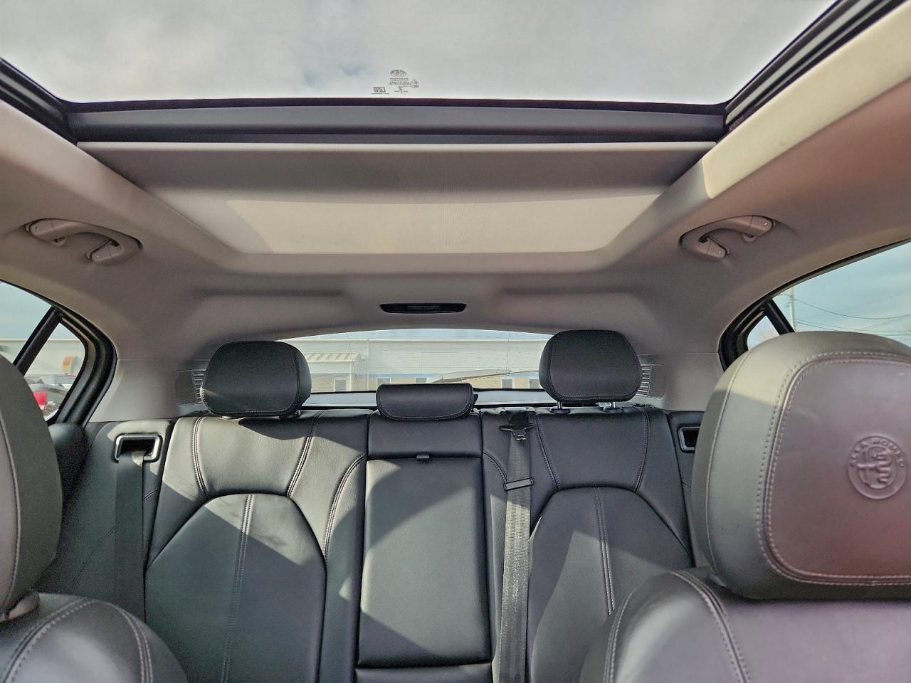 2020 ALFA ROMEO STELVIO TI photo 28