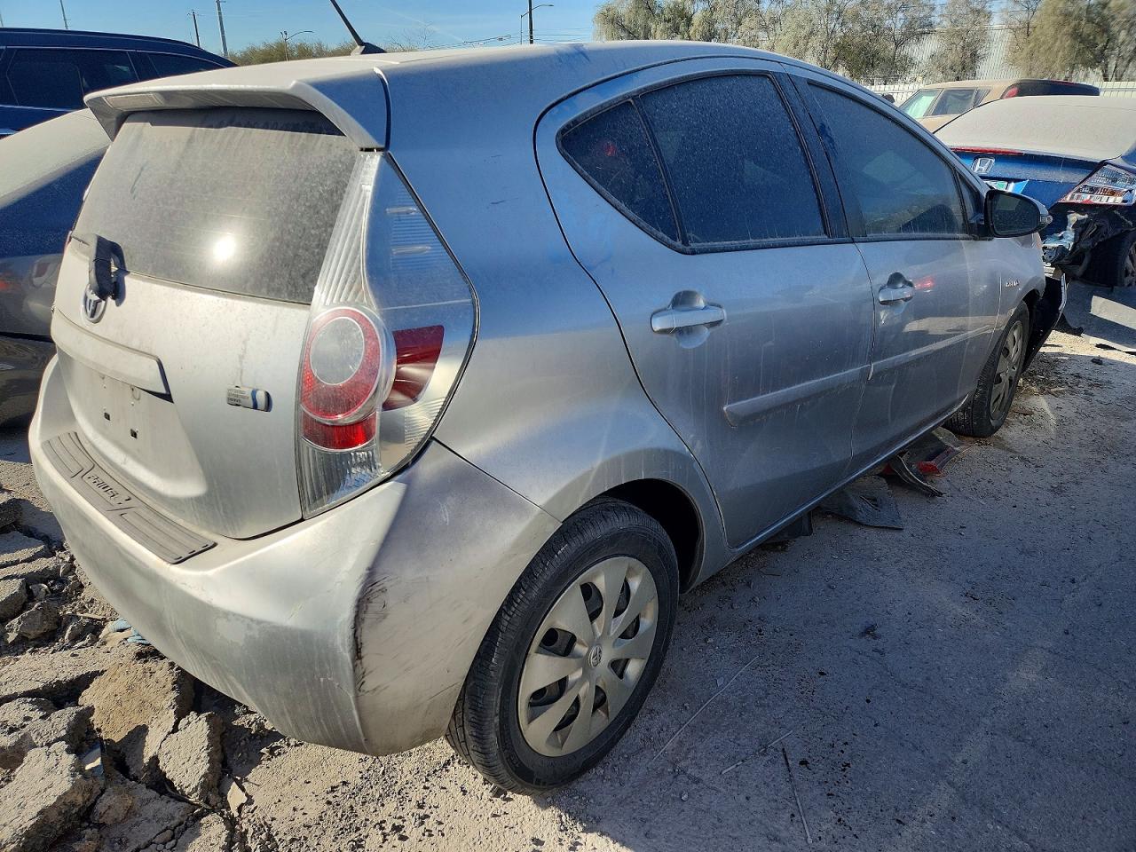 2012 TOYOTA PRIUS C photo 3