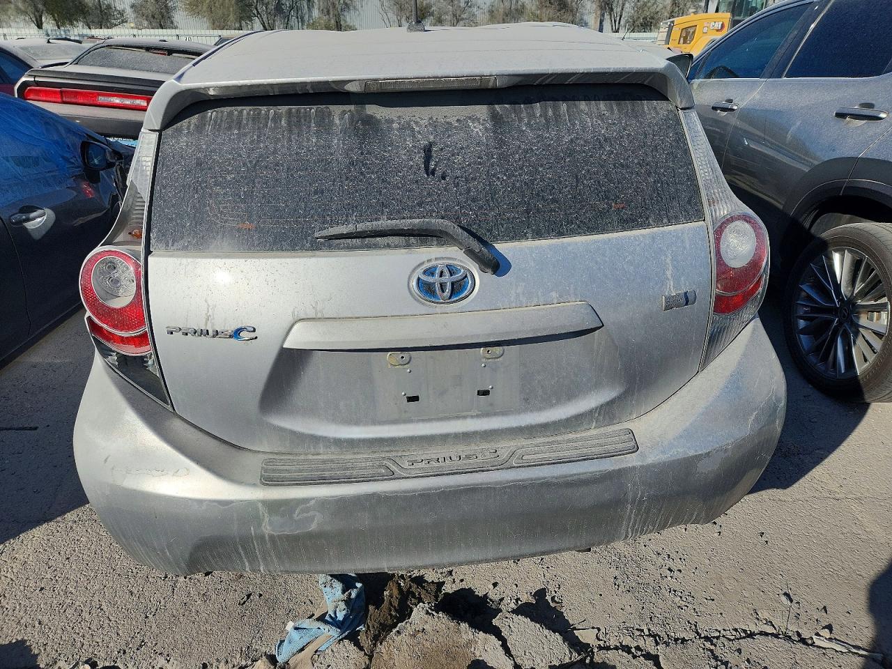 2012 TOYOTA PRIUS C photo 6