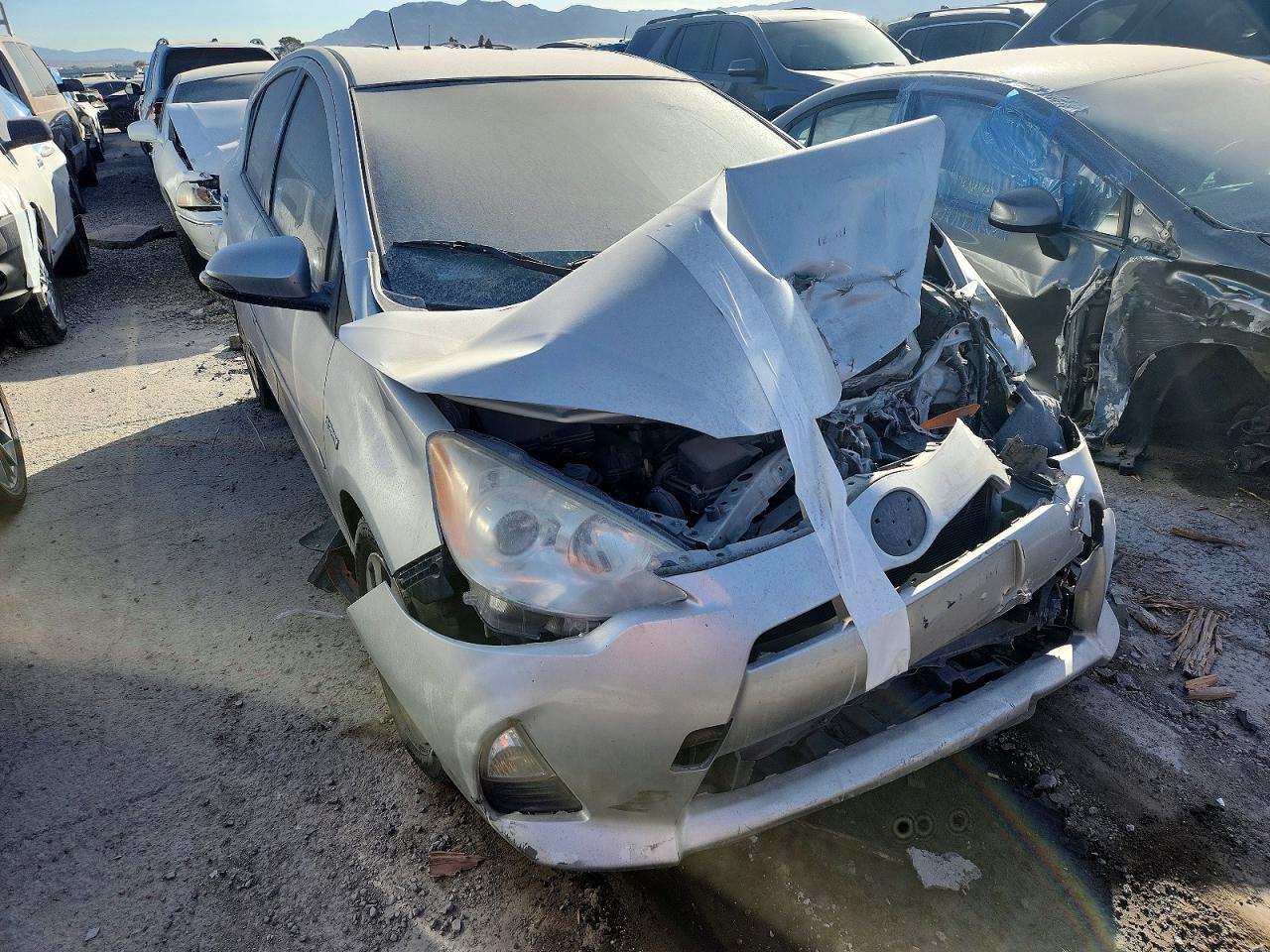 2012 TOYOTA PRIUS C photo 5