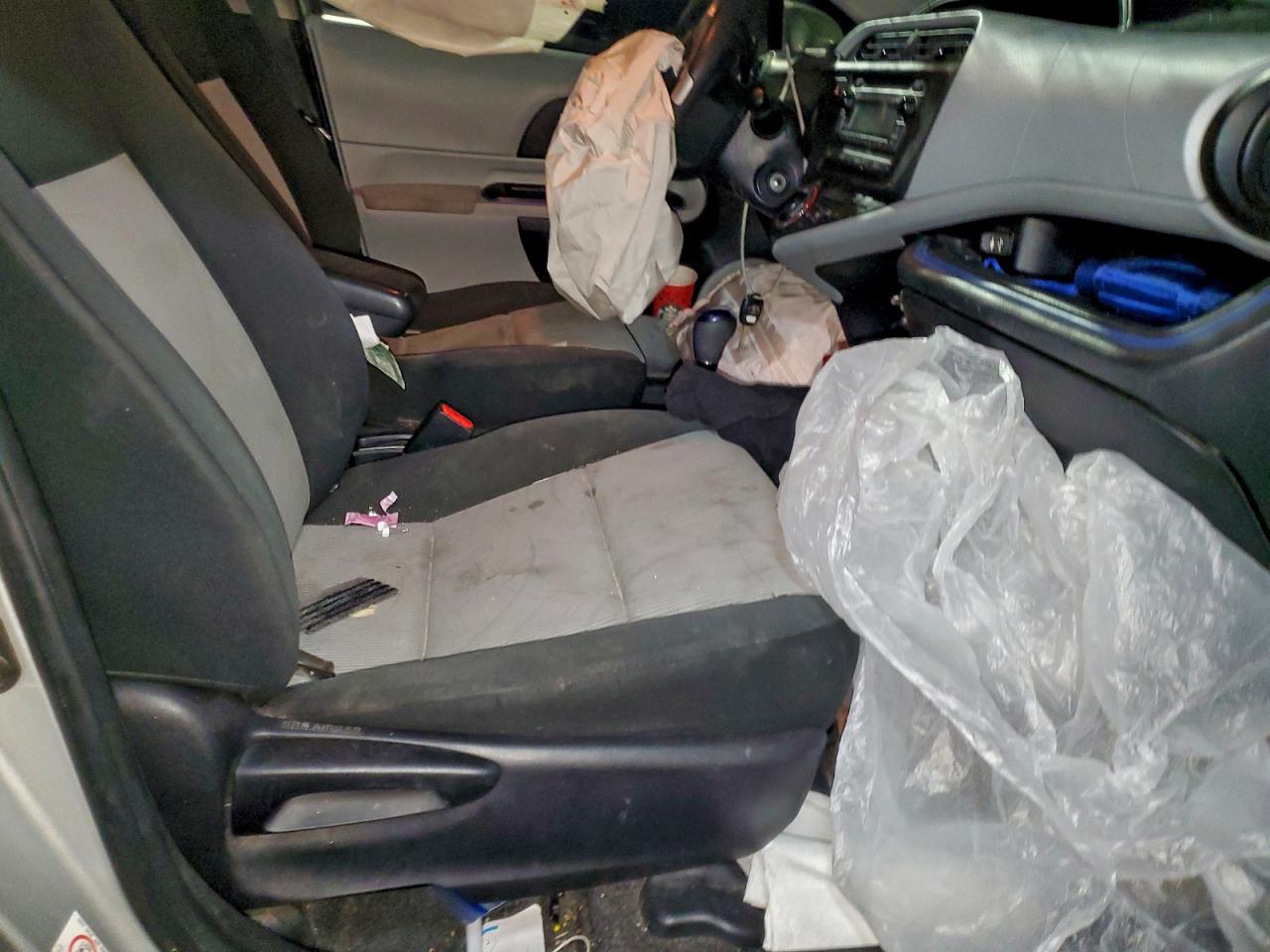2012 TOYOTA PRIUS C photo 13