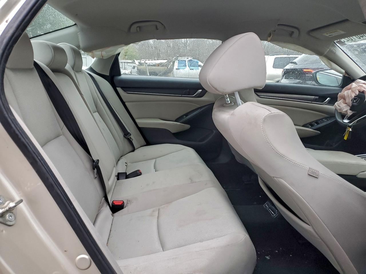 2018 HONDA ACCORD LX photo 10