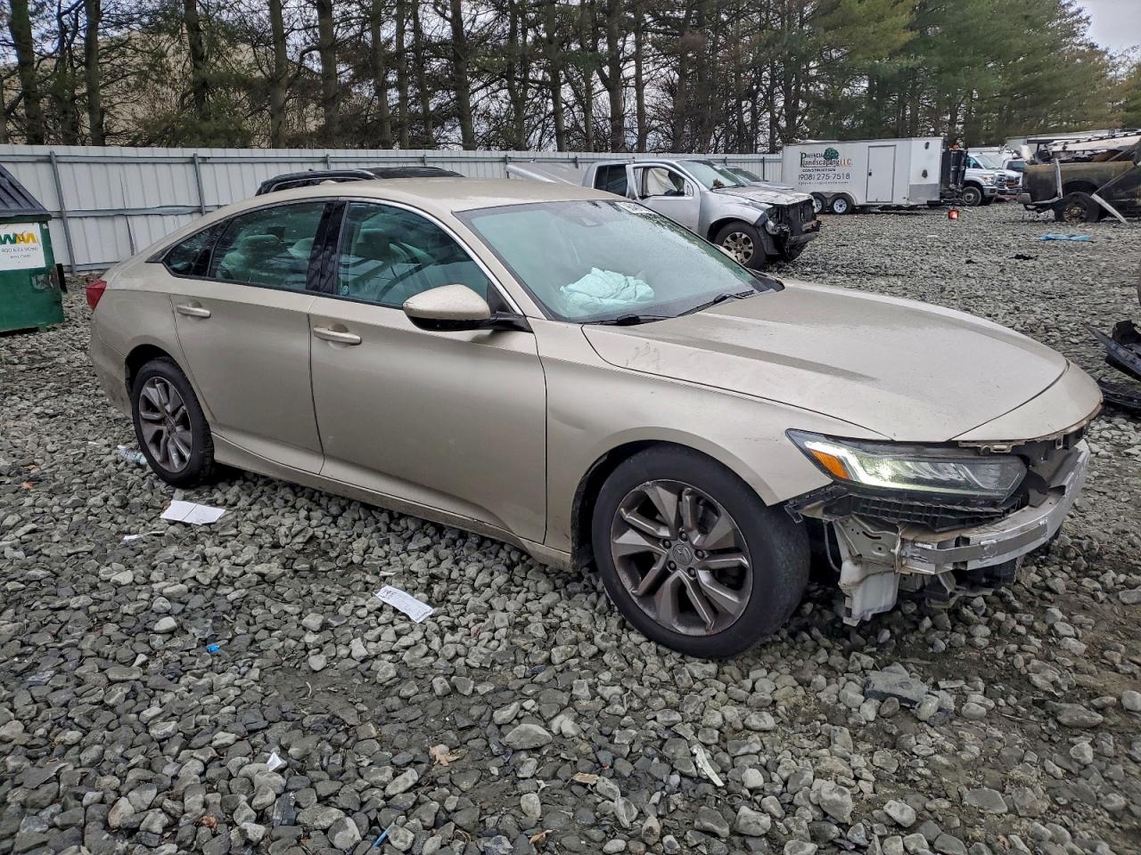 2018 HONDA ACCORD LX photo 4