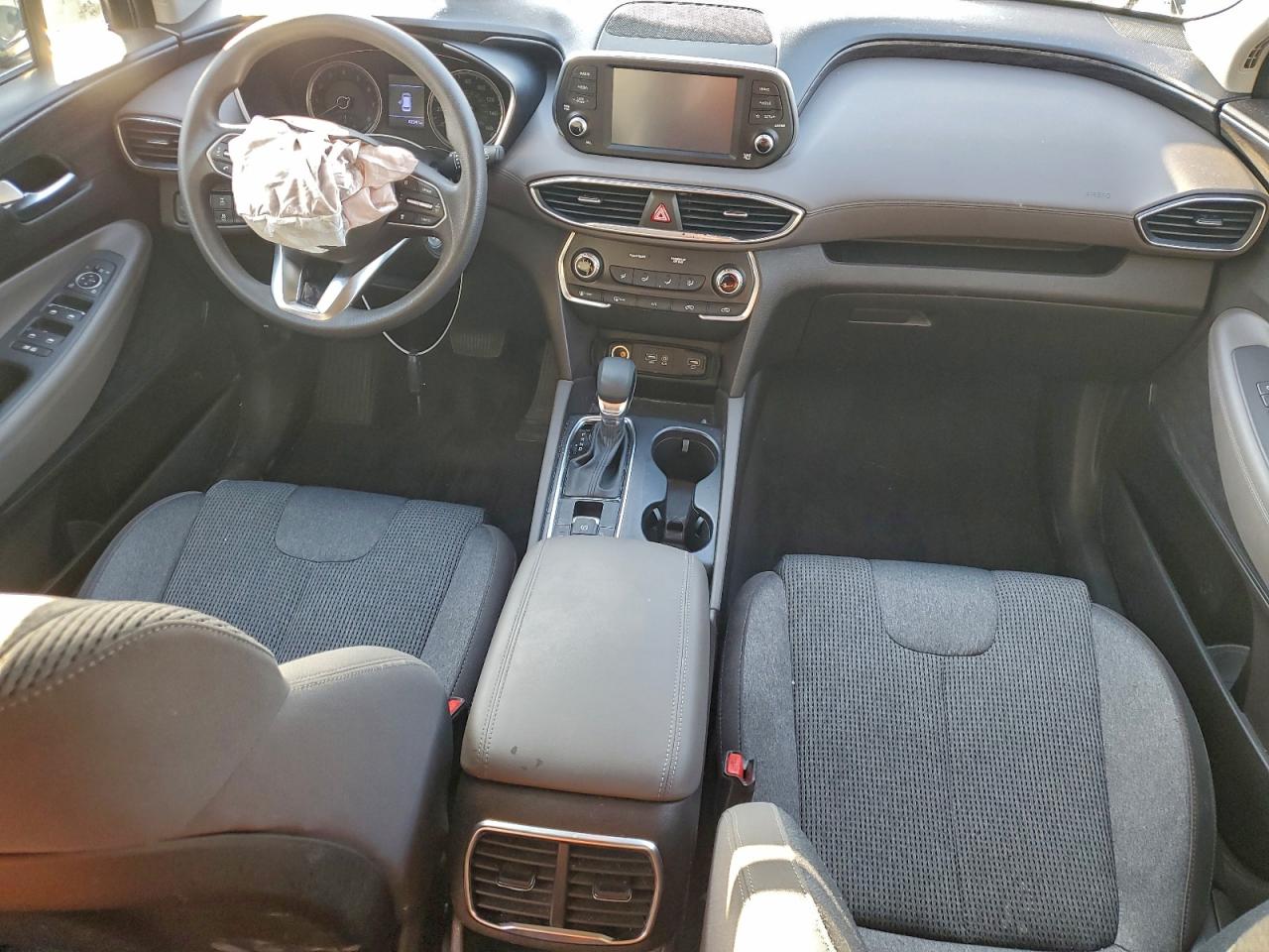 2019 HYUNDAI SANTA FE SE 2.4L photo 8