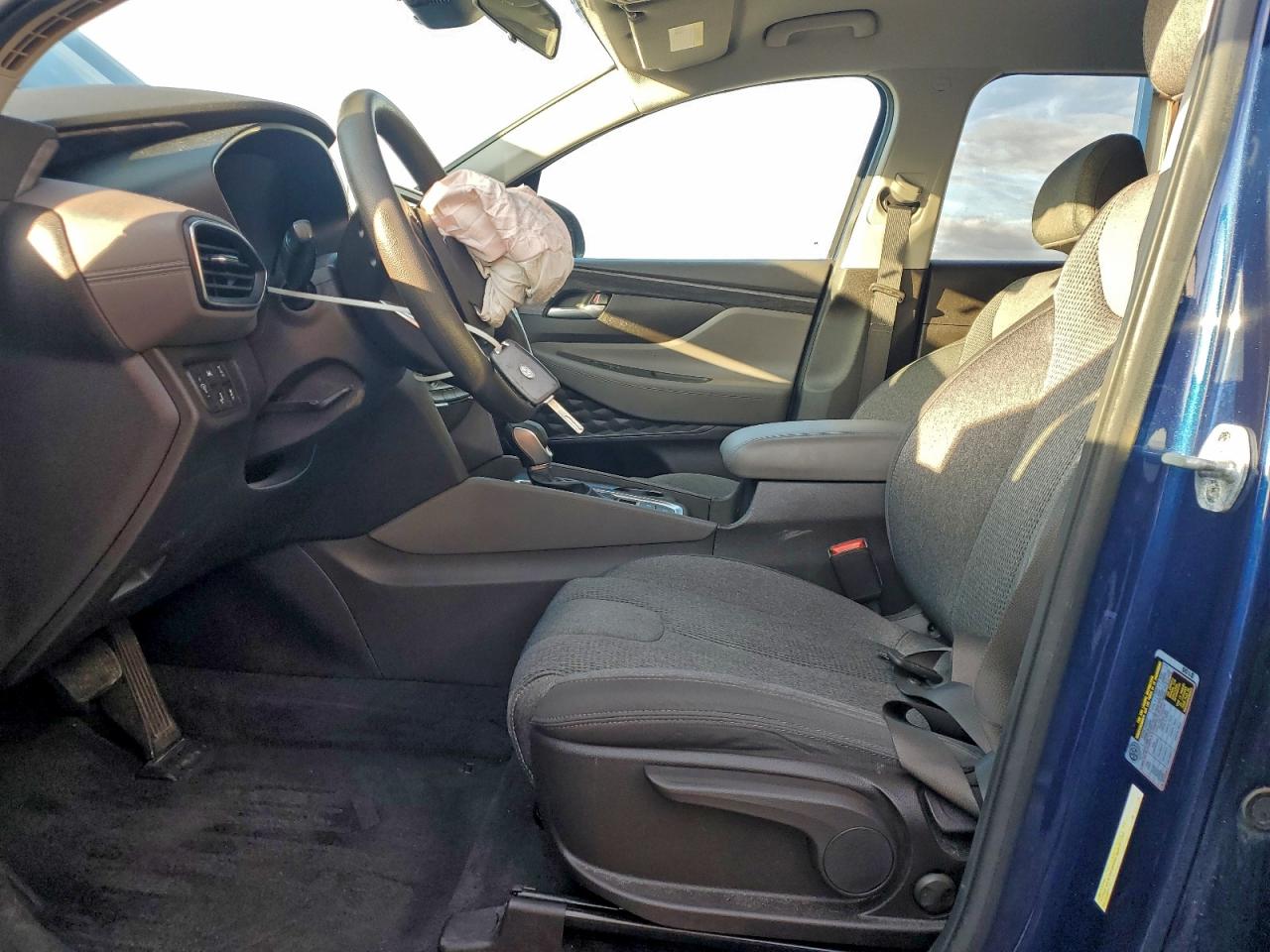 2019 HYUNDAI SANTA FE SE 2.4L photo 7
