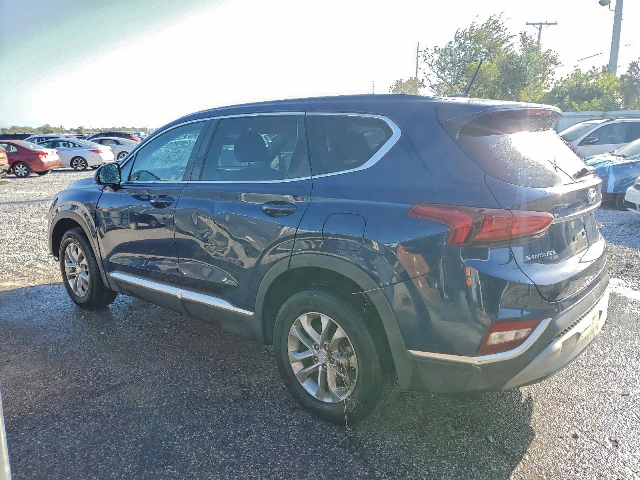 2019 HYUNDAI SANTA FE SE 2.4L photo 2