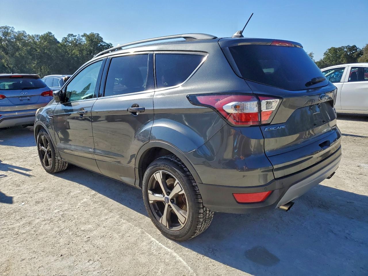 2018 FORD ESCAPE SEL photo 2