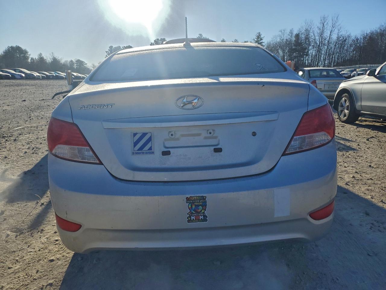 2012 HYUNDAI ACCENT GLS photo 6