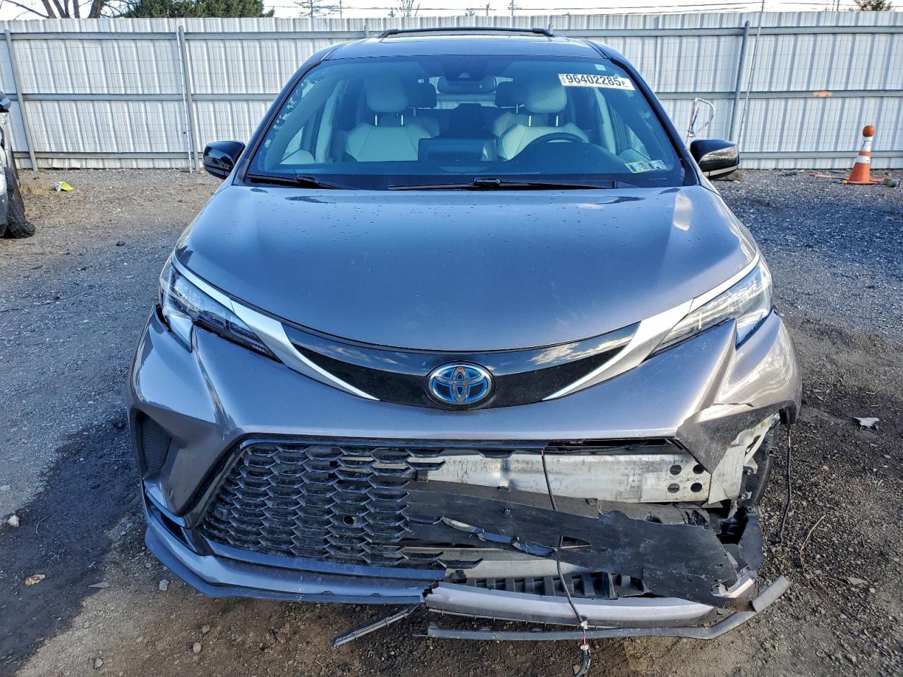 2021 TOYOTA SIENNA XSE photo 5