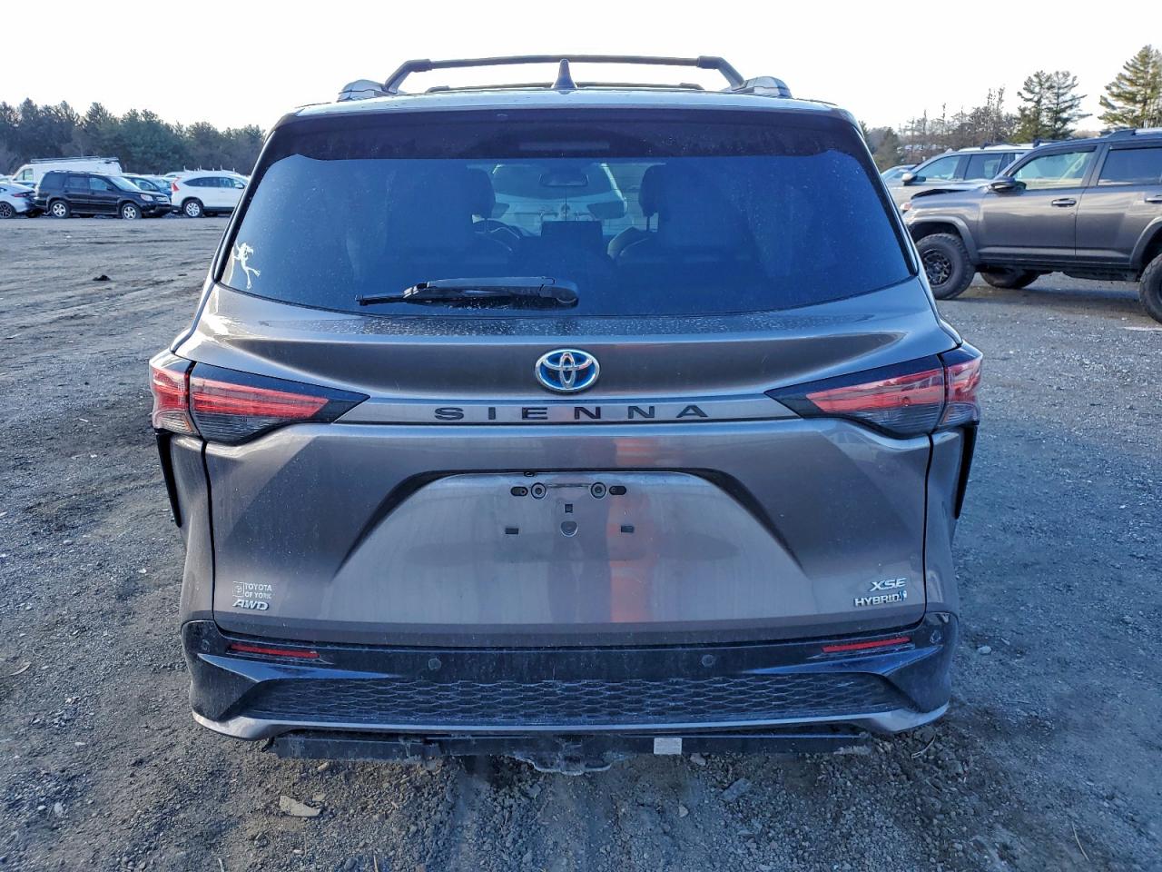 2021 TOYOTA SIENNA XSE photo 6