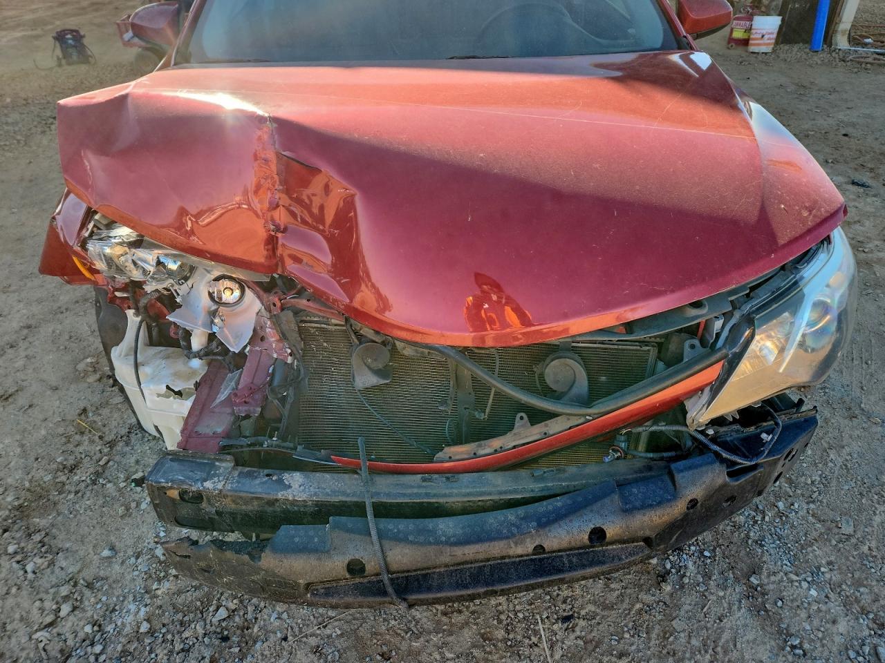 2014 TOYOTA CAMRY L photo 11