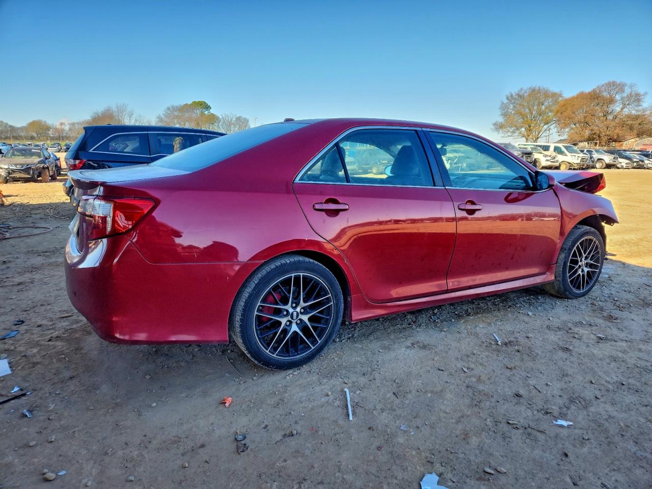 2014 TOYOTA CAMRY L photo 3