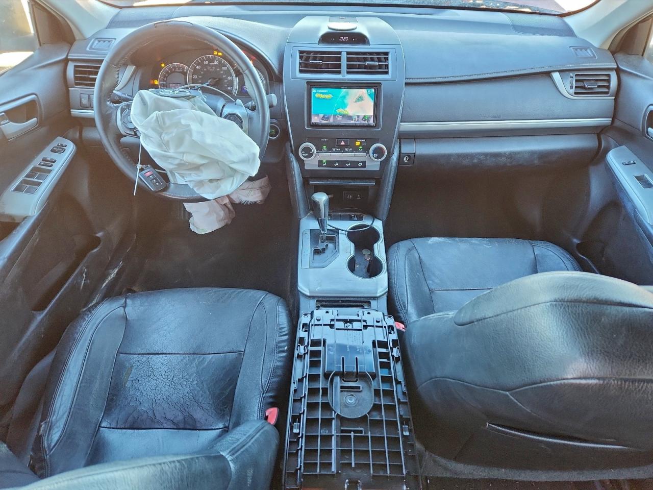 2014 TOYOTA CAMRY L photo 8