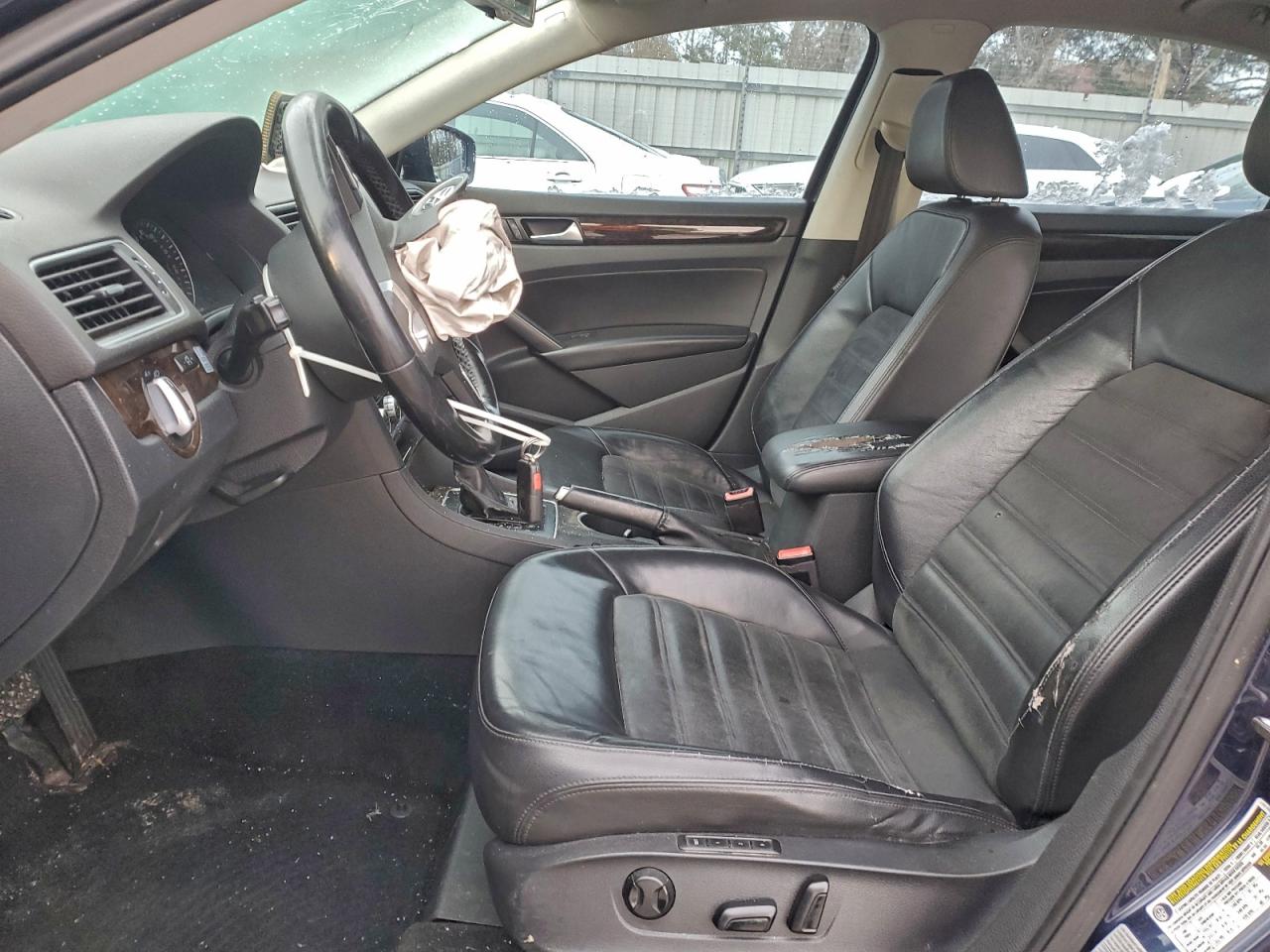 2015 VOLKSWAGEN PASSAT SEL photo 7