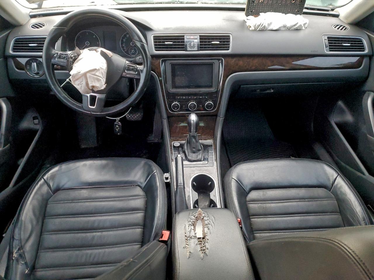 2015 VOLKSWAGEN PASSAT SEL photo 8