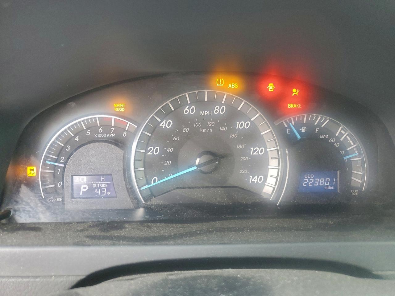 2013 TOYOTA CAMRY L photo 9