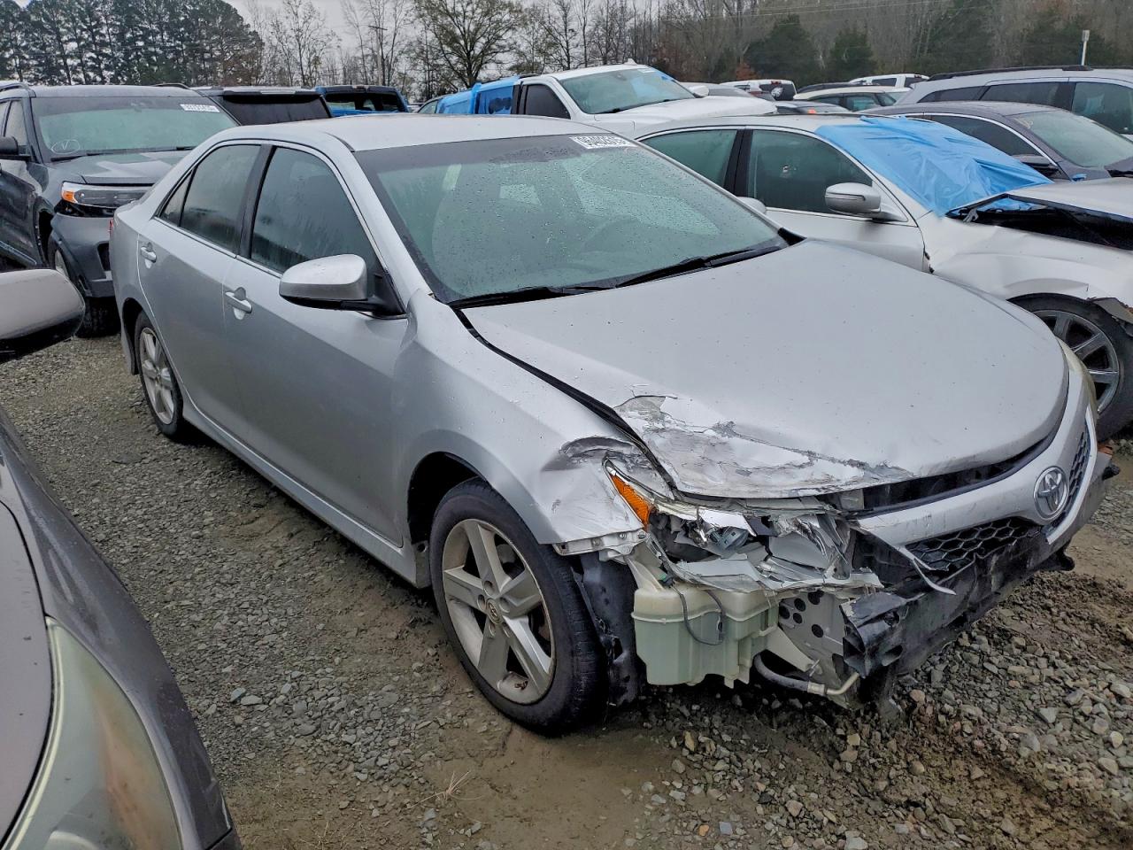 2013 TOYOTA CAMRY L photo 4