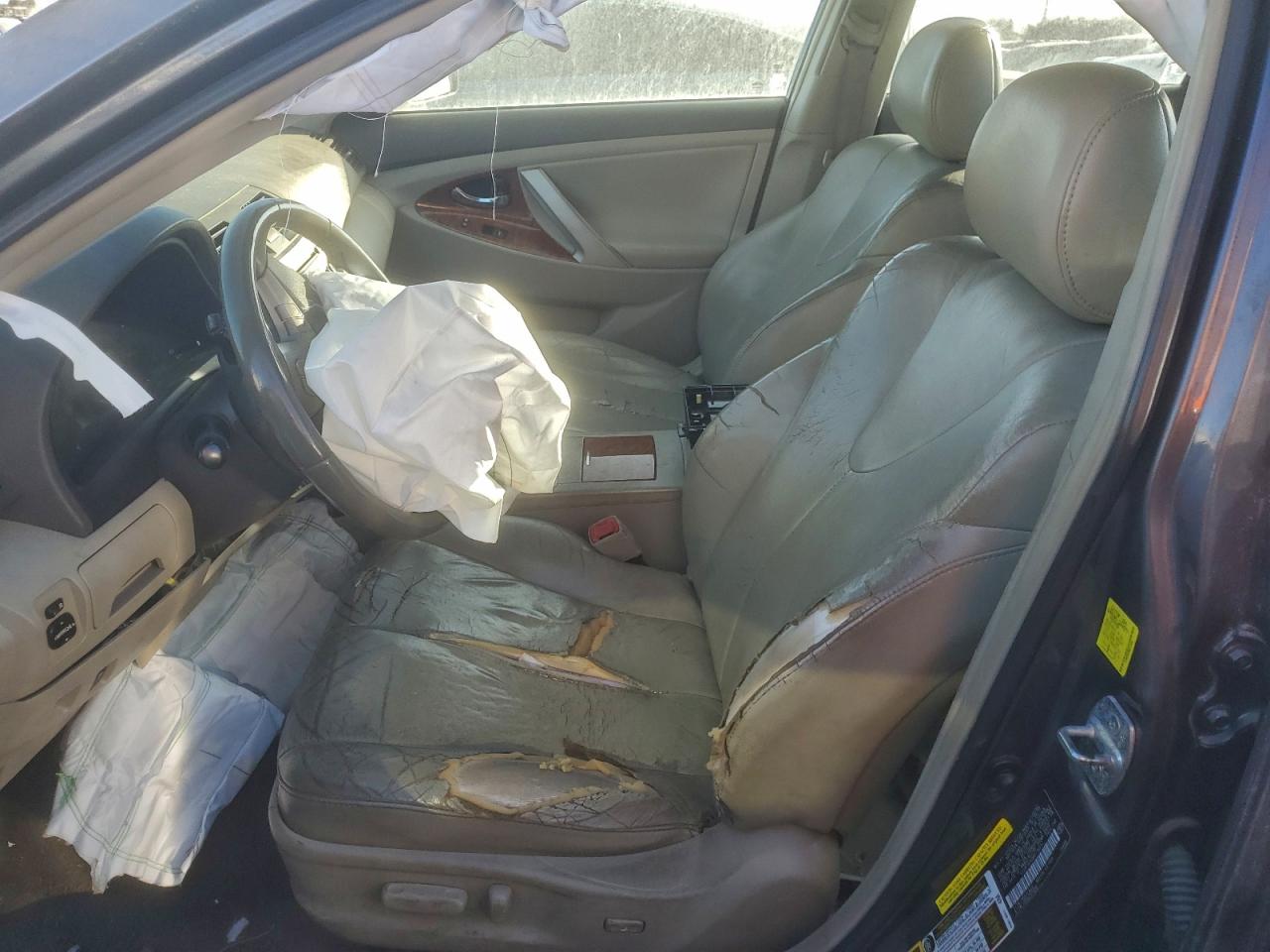 2011 TOYOTA CAMRY BASE photo 7