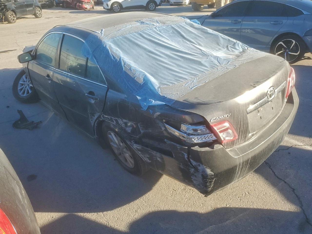 2011 TOYOTA CAMRY BASE photo 2