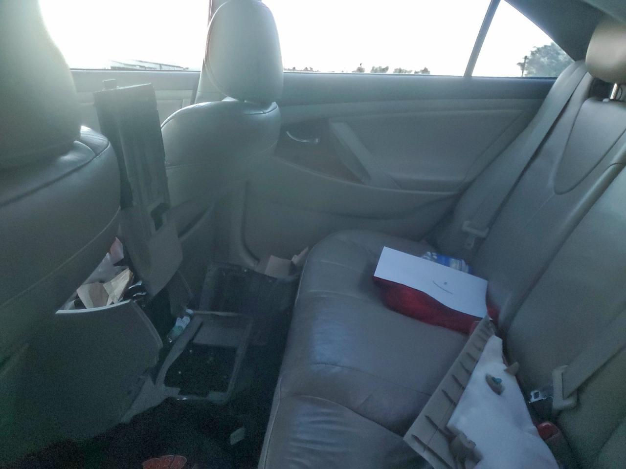 2011 TOYOTA CAMRY BASE photo 10